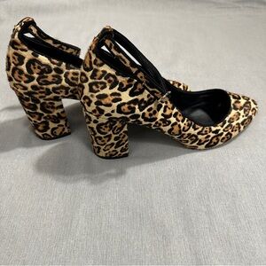 White House Black Market Bethenny leopard print heels, sz. 9.5